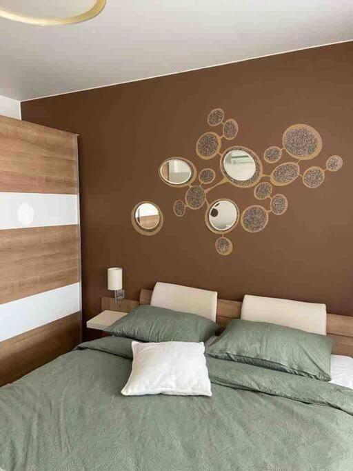 Lovely 1-Bedroom Apartament With Free Parking Sofia Bagian luar foto