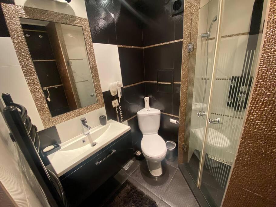 Lovely 1-Bedroom Apartament With Free Parking Sofia Bagian luar foto