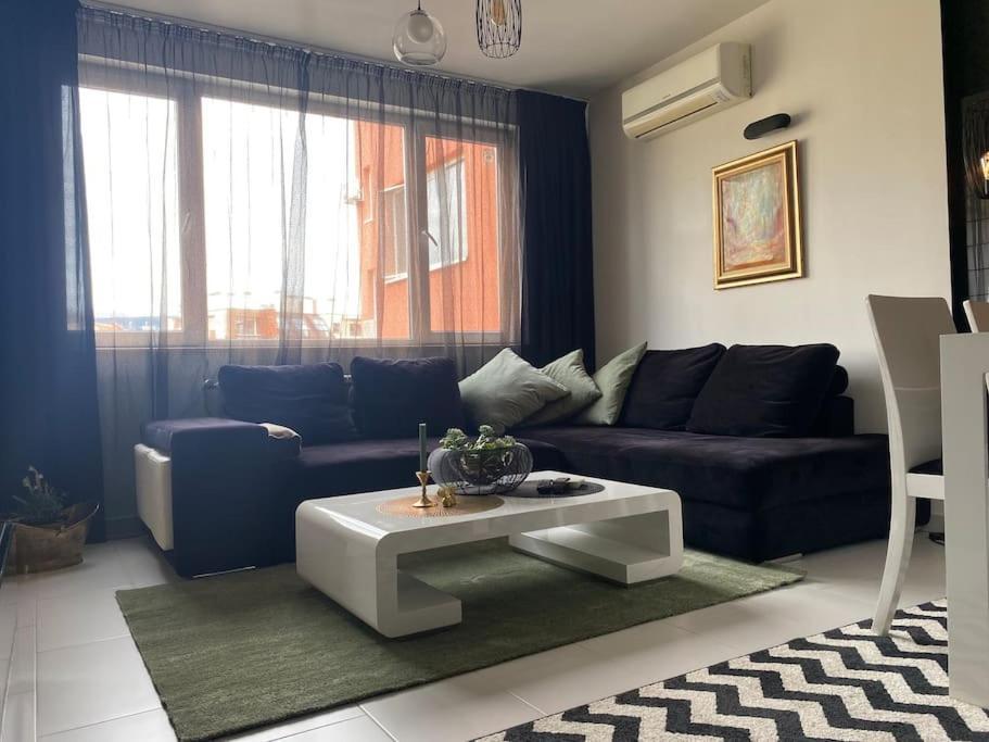 Lovely 1-Bedroom Apartament With Free Parking Sofia Bagian luar foto