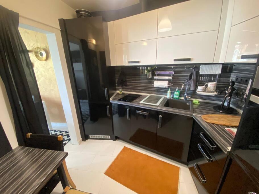 Lovely 1-Bedroom Apartament With Free Parking Sofia Bagian luar foto