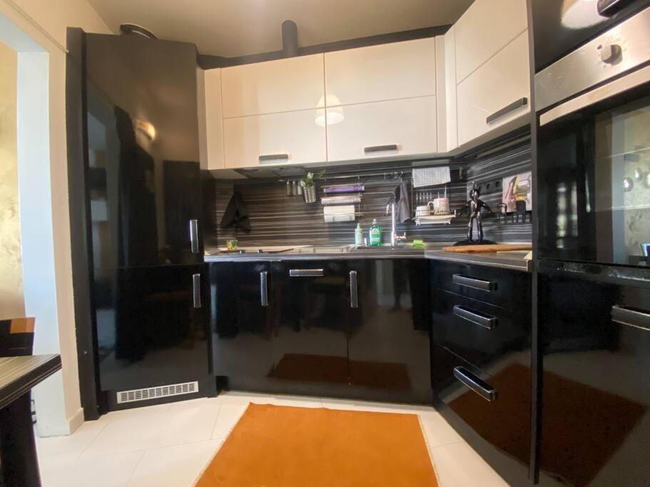 Lovely 1-Bedroom Apartament With Free Parking Sofia Bagian luar foto